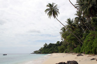 Playa de Sumur Tiga